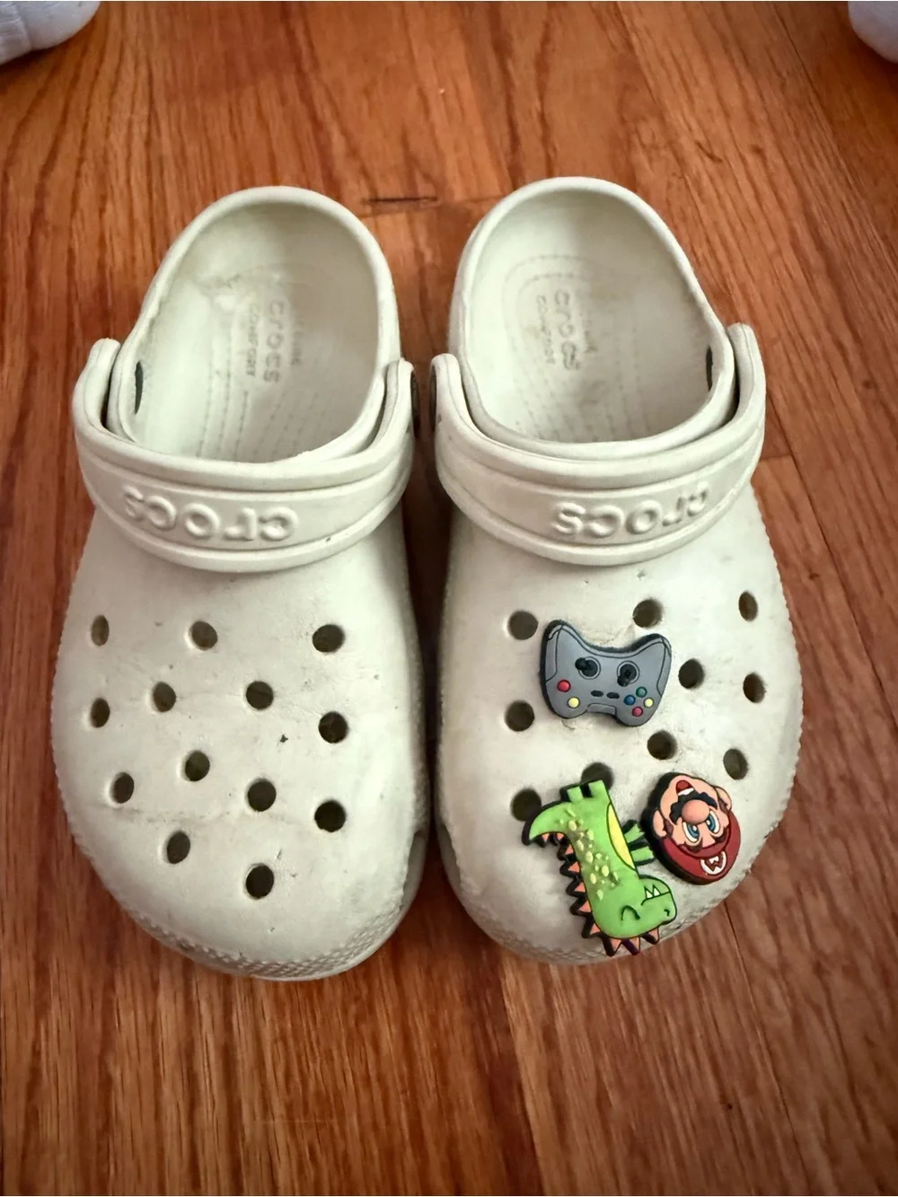 Crocs Kids Classic Clogs 12C Tan Shoes w/ Dino Mario Game Controller Jibbitz